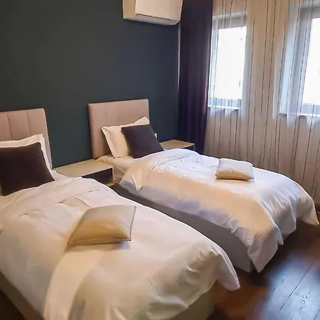 New Luxury & Bright 2 Bedroom Appartement *