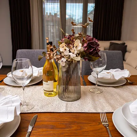 New Luxury & Bright 2 Bedroom Appartement *