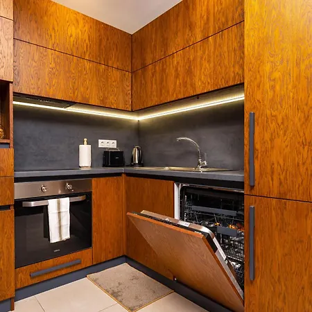 New Luxury & Bright 2 Bedroom Appartement *